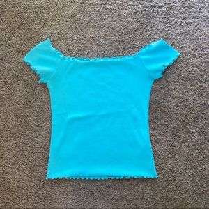 Ribbed Lettuce Edge Top